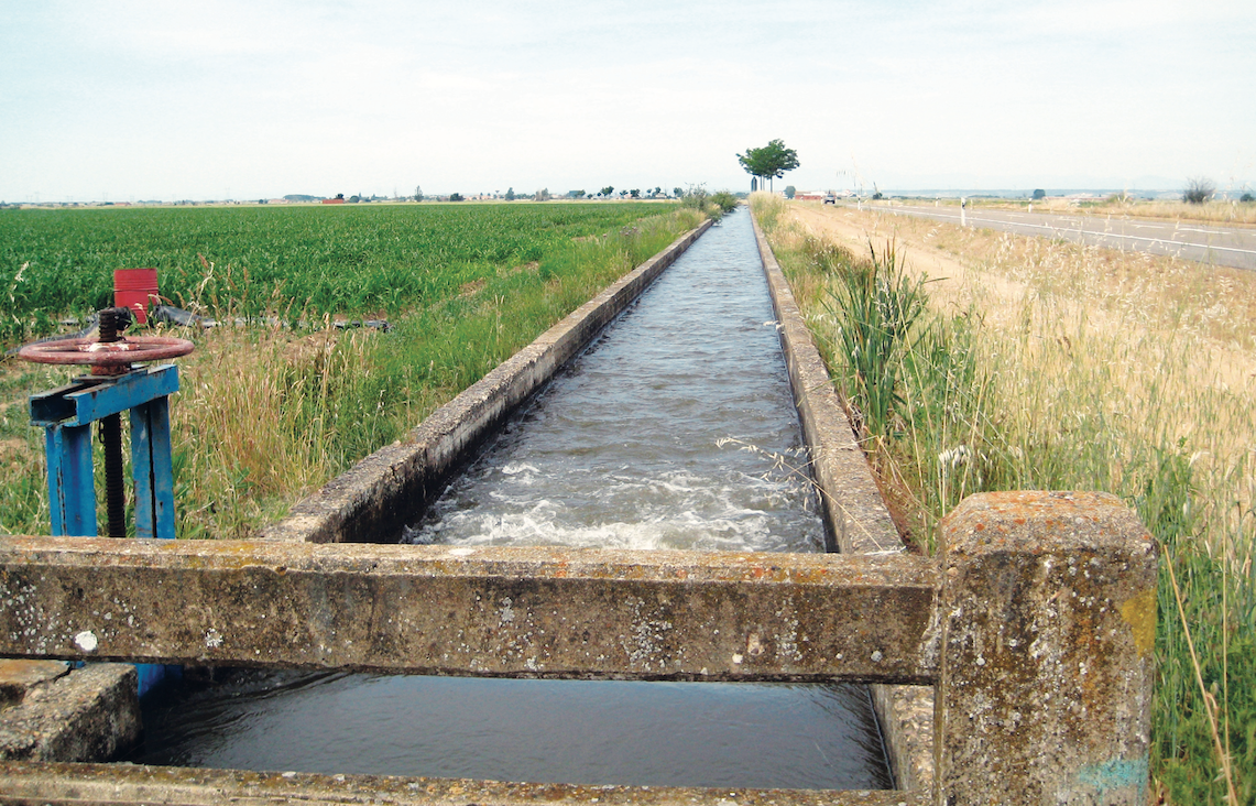 توزيع مياه السقي على المزارعين بمنطقة ملوية من خلال استثمارات تفوق 6 ملايين درهم 