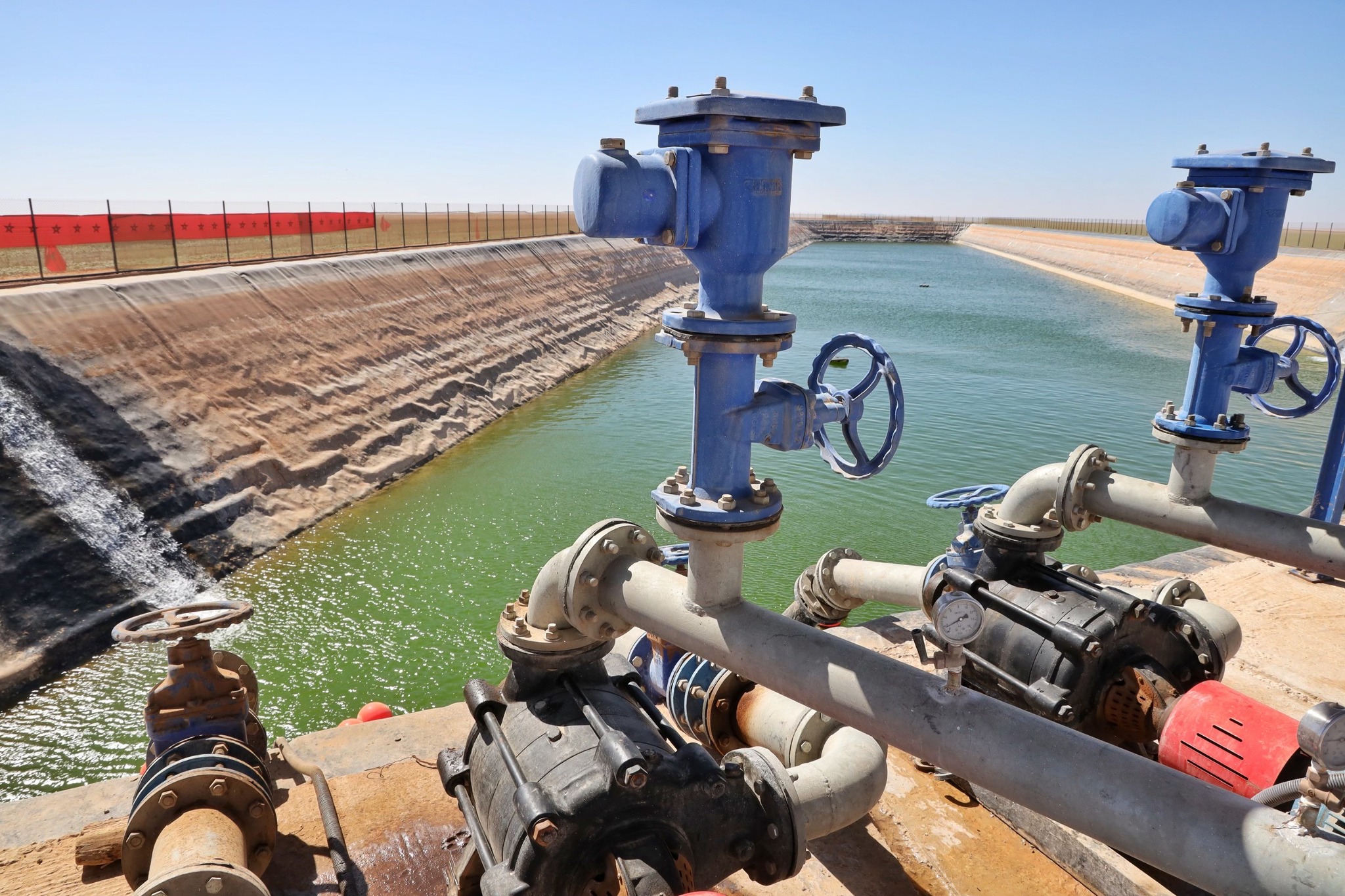 من إقليم بوجدور.. مشاريع هيدرو-فلاحية كبرى تعزز استدامة المياه في قلب الصحراء المغربية