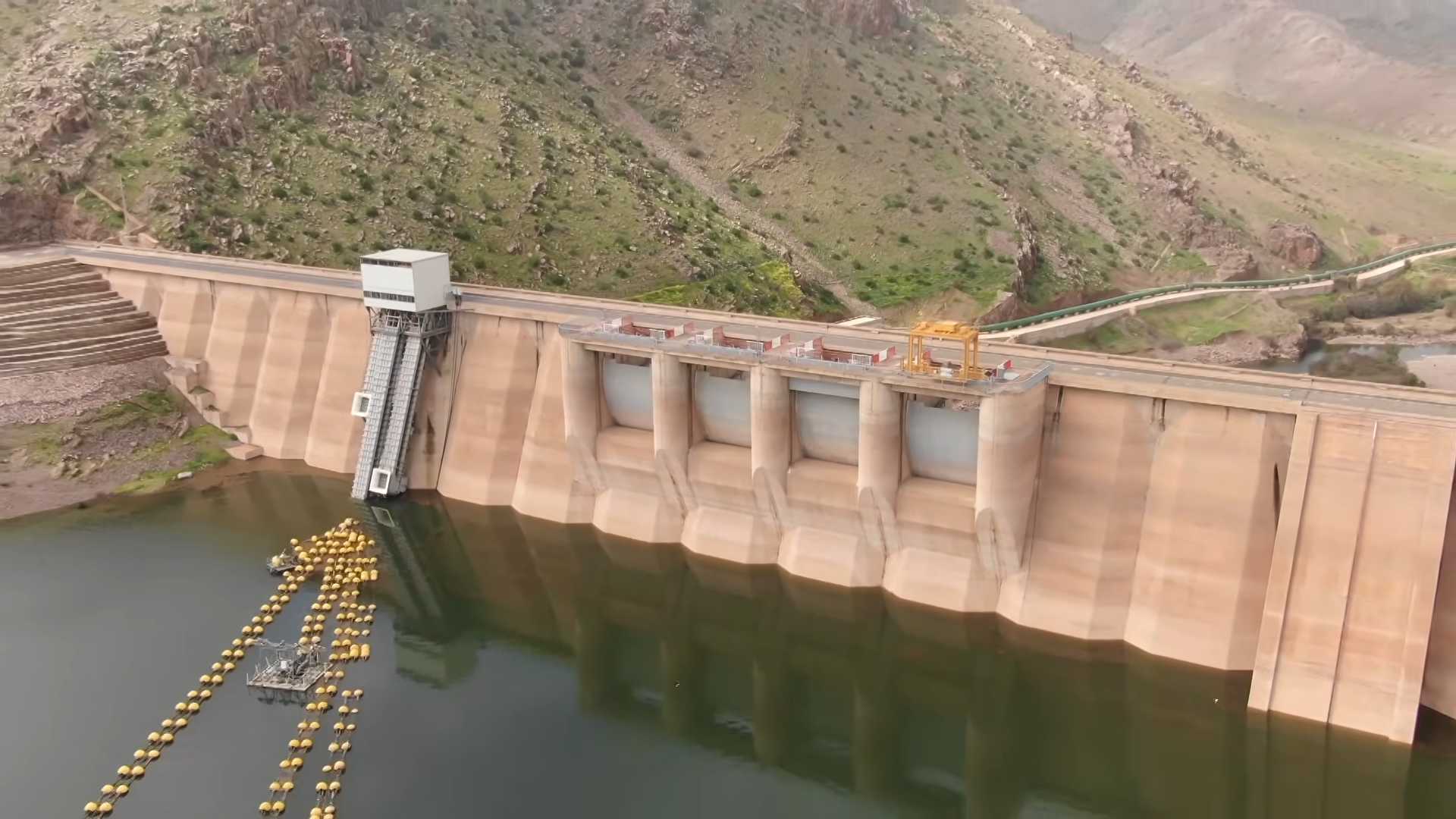 ارتفاع الموارد المائية بعدد من سدود المملكة خلال الـ 24 ساعة الماضية