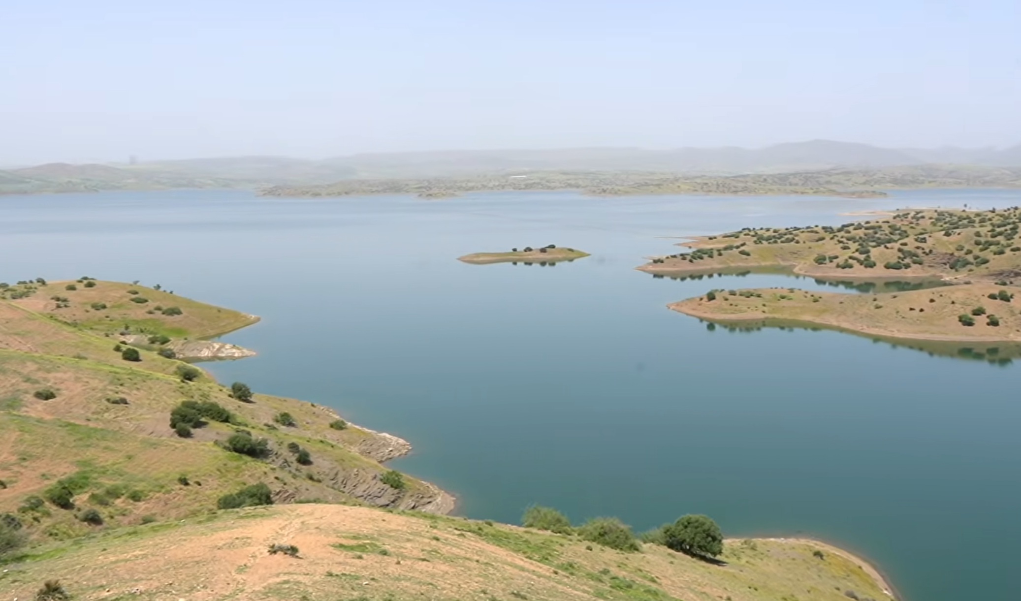 بعد واردات مائية قياسية.. حقينة سد أحمد الحنصالي تنتعش لتبلغ 598 مليون متر مكعب بنسبة ملء تناهز 85%