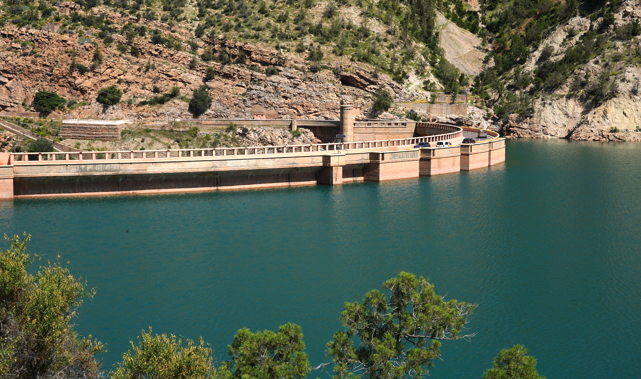 بعد سنوات الجفاف.. سد بين الويدان في إقليم أزيلال يستعيد عافيته ويسجل نسبة ملء "غير مسبوقة"