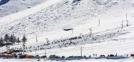 أوكايمدن تكتسي البياض وتستعيد رونقها بعد التساقطات الثلجية الكثيفة 