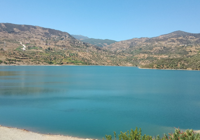 هذه معطيات حول الواردات المائية بمختلف الأحواض وحجم المياه المصرفة في البحر