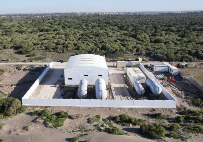 الدار البيضاء-سطات.. الشركة الجهوية متعددة الخدمات تؤمن تزويد الجهة بالماء الصالح للشرب عبر 27 محطة متنقلة لتحلية المياه وإزالة المعادن