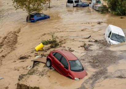 أمطار غزيرة تتسبب في فيضانات وحمولات مائية بشوارع مالقة الإسبانية