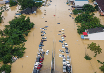 فيضانات "غير مسبوقة" وعواصف مدمرة في تايلاند تعزل مدنًا كاملة وسط عمليات إجلاء عاجلة