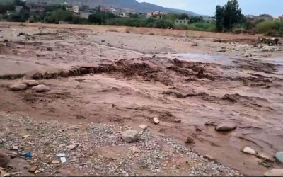 وادي "أوريكة" يستعيد نبضه.. التساقطات المطرية تُنهي الجفاف وتُحْدِث سيولا جارفة