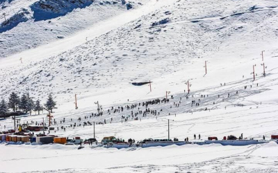 أوكايمدن تكتسي البياض وتستعيد رونقها بعد التساقطات الثلجية الكثيفة 