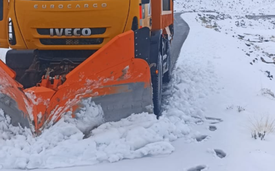 جهود متواصلة لضمان إعادة فتح الطرق المغطاة بالثلوج في إقليم ميدلت 