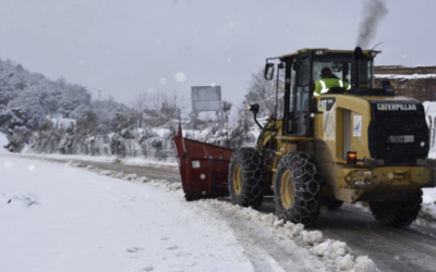 تدخلات ميدانية متواصلة لإعادة فتح الطرق المتضررة من التساقطات الثلجية بإقليم بني ملال
